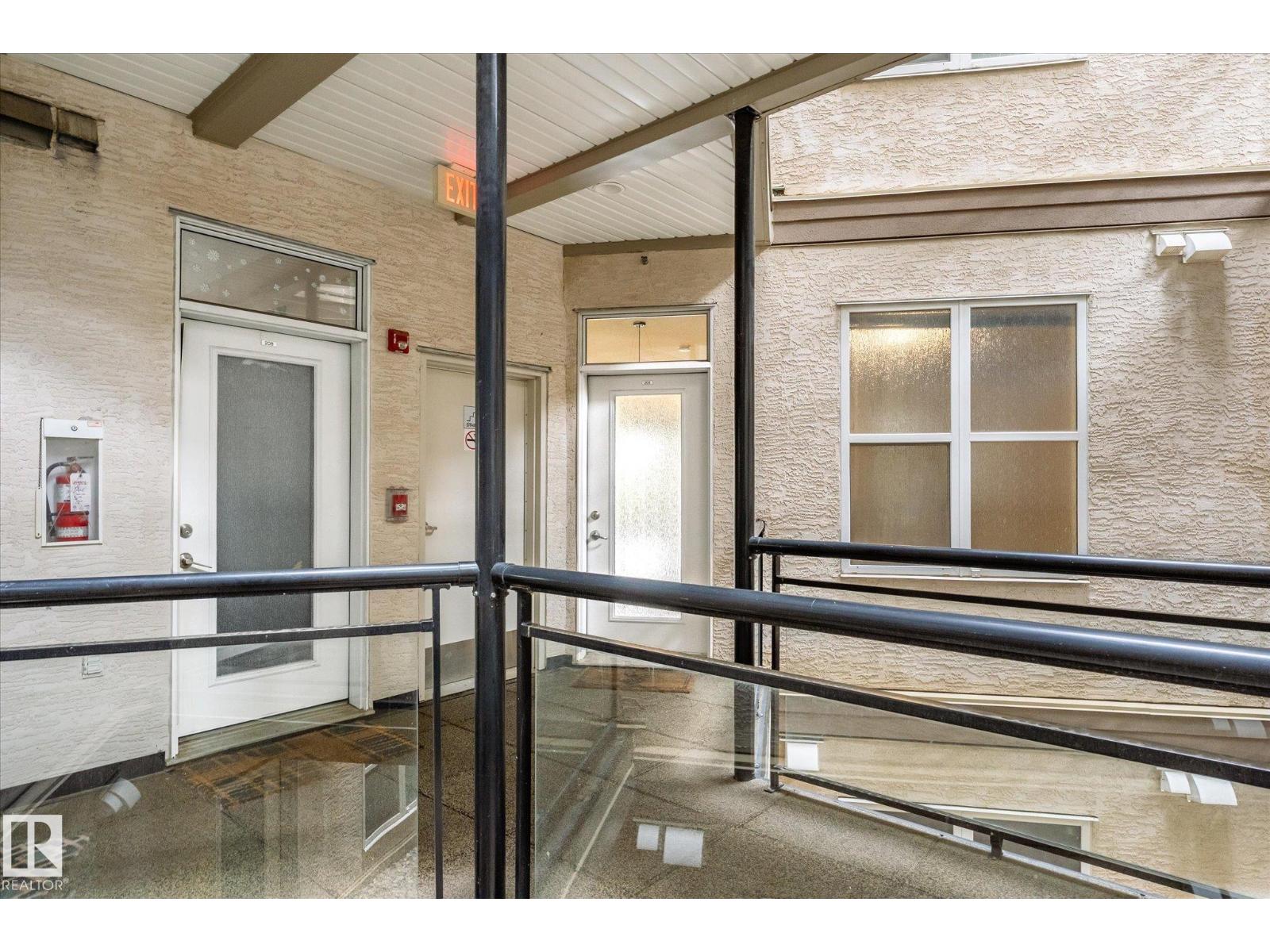 #209 4835 104A ST NW NW