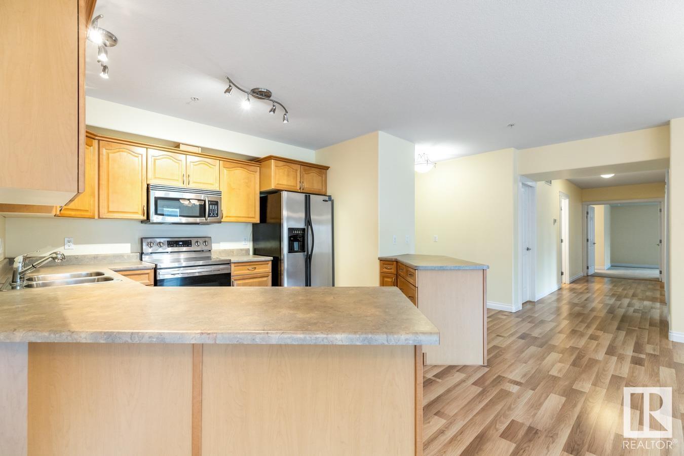 #102 9739 92 ST NW NW