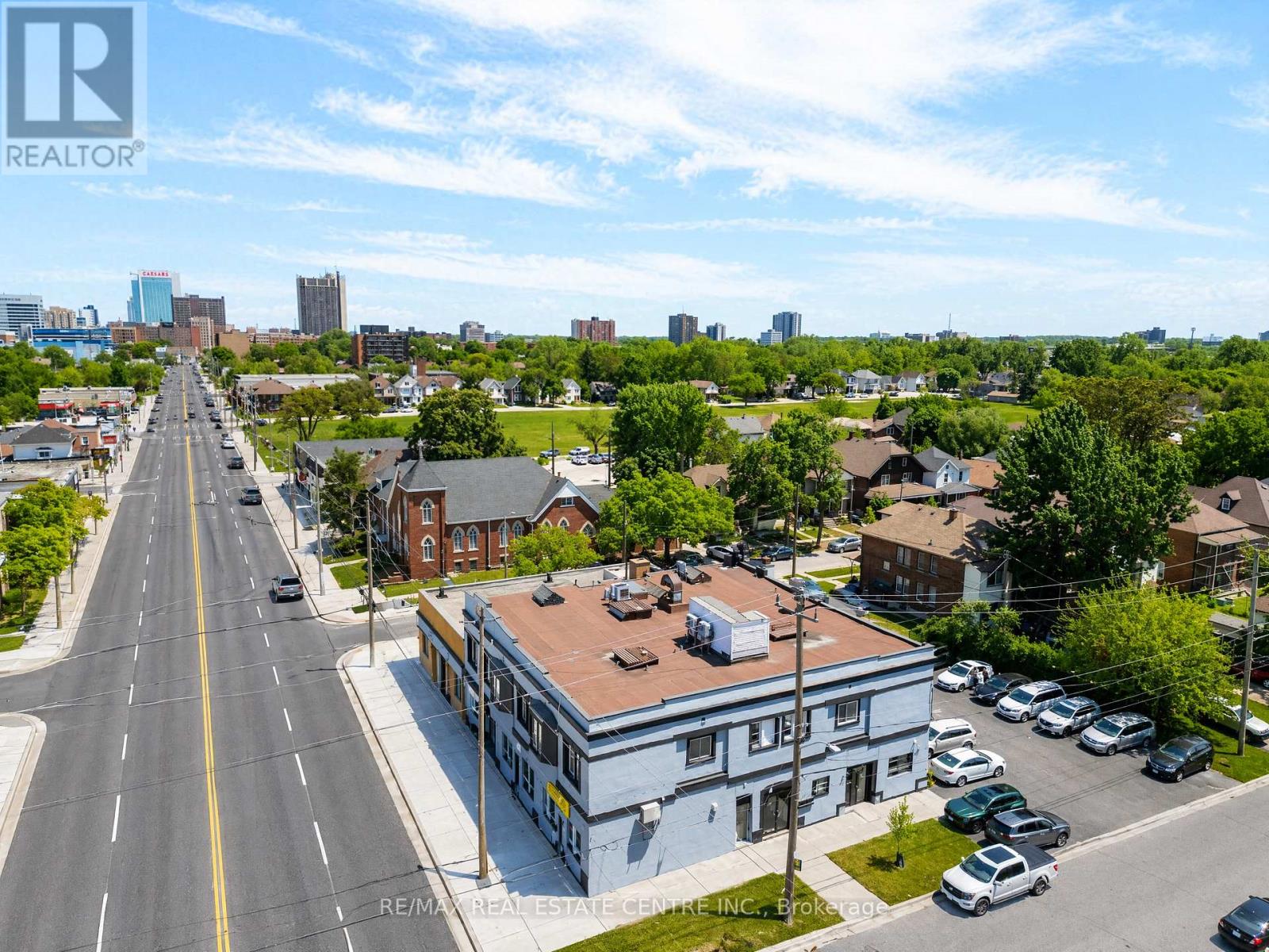 1139-1175 UNIVERSITY AVENUE W