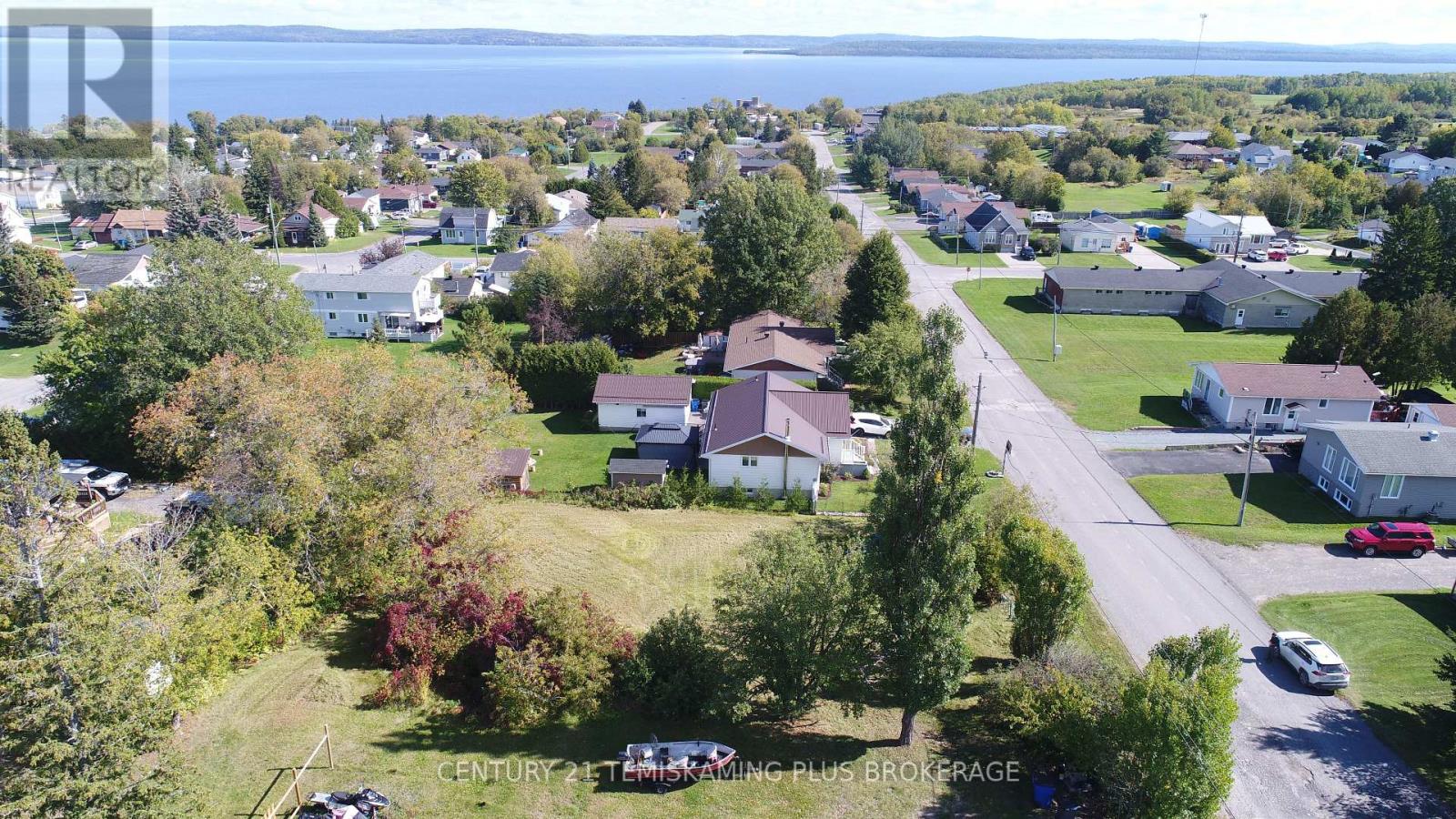 141-142 ALGONQUIN DRIVE