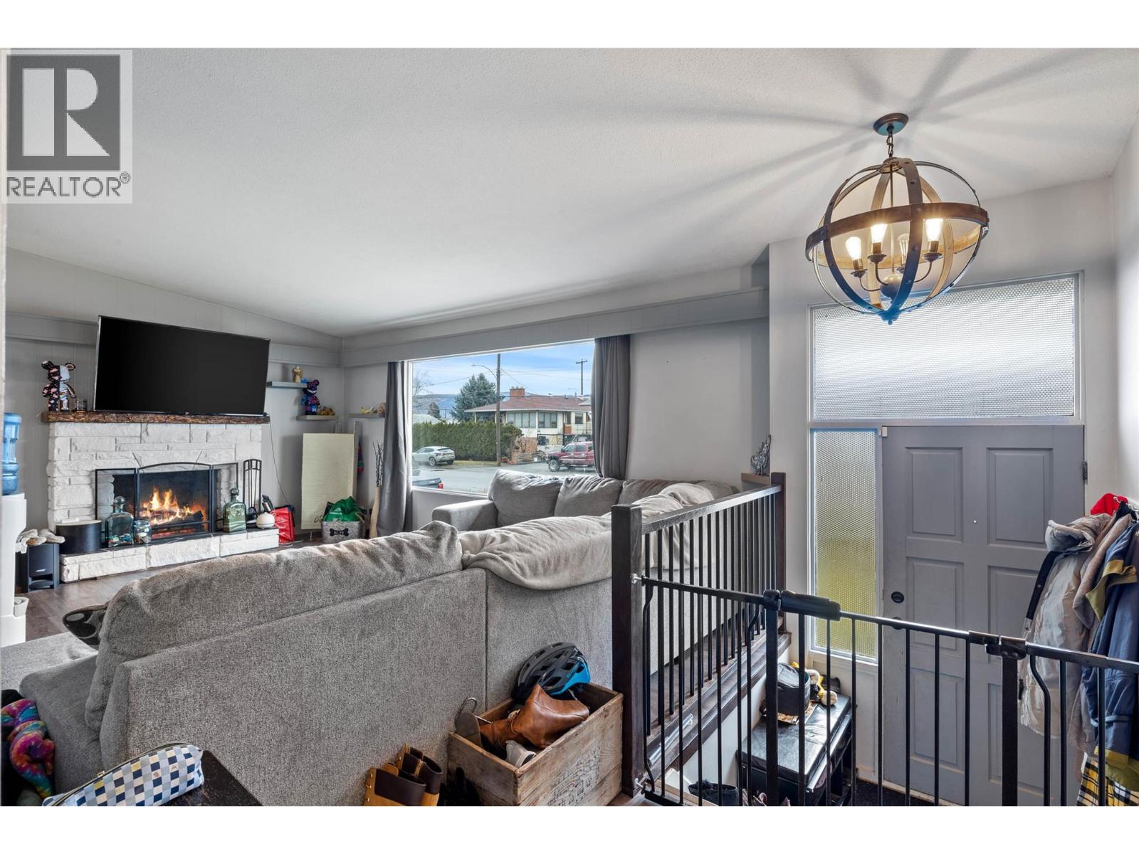 1024 Pembroke Avenue