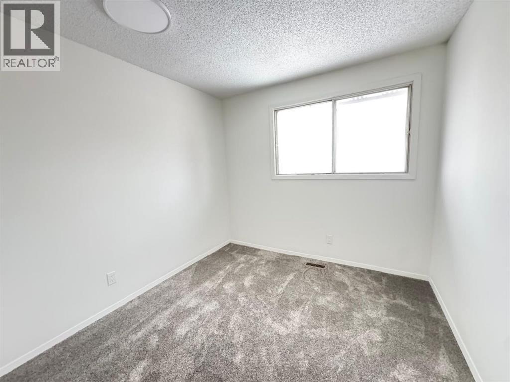 6879 Rundlehorn Drive NE