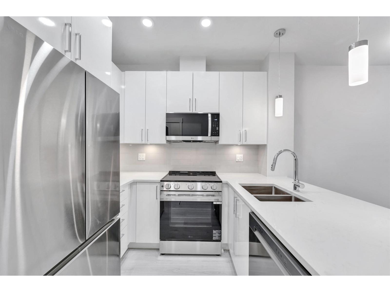 100 33886 PINE STREET