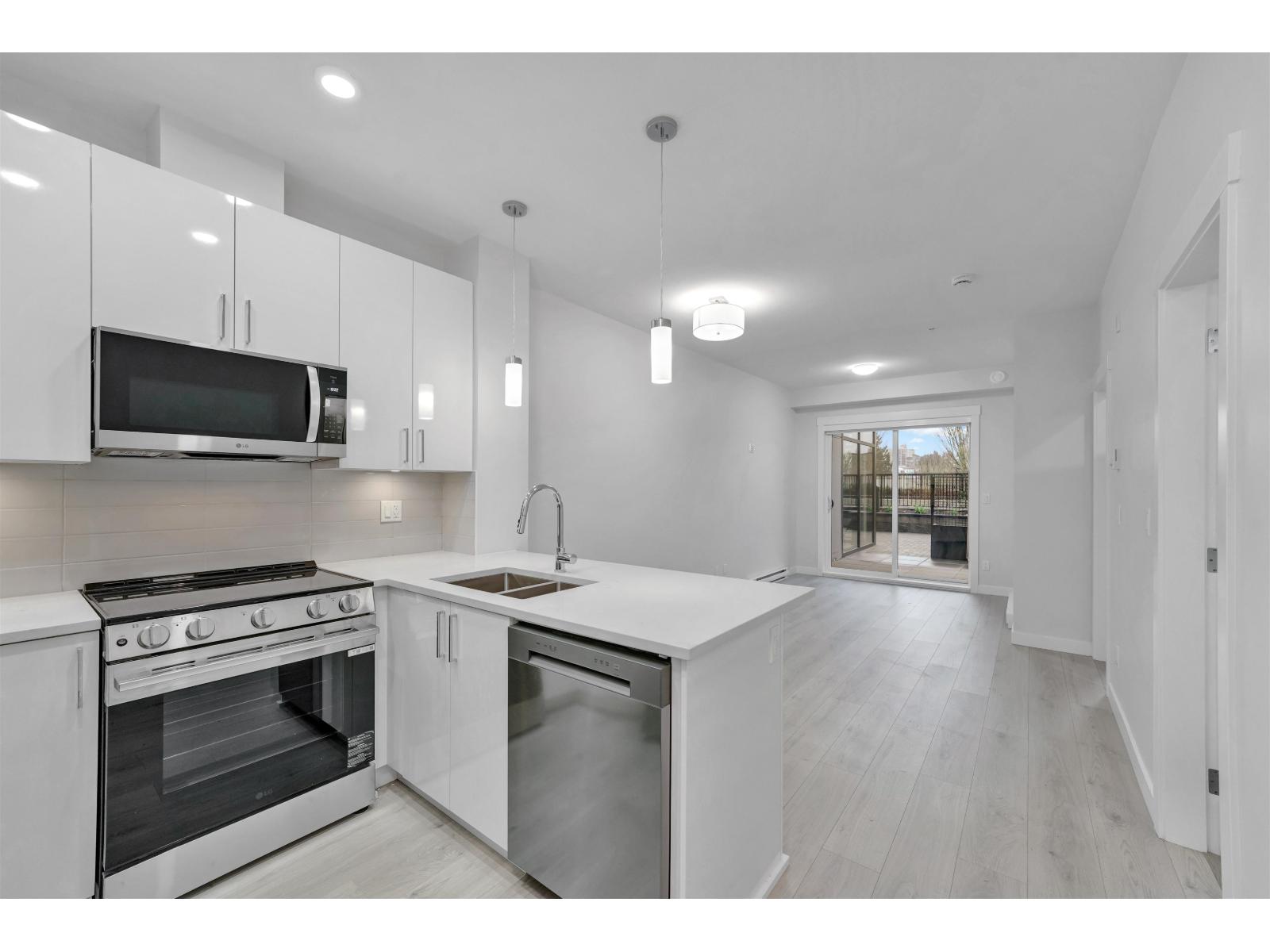 100 33886 PINE STREET