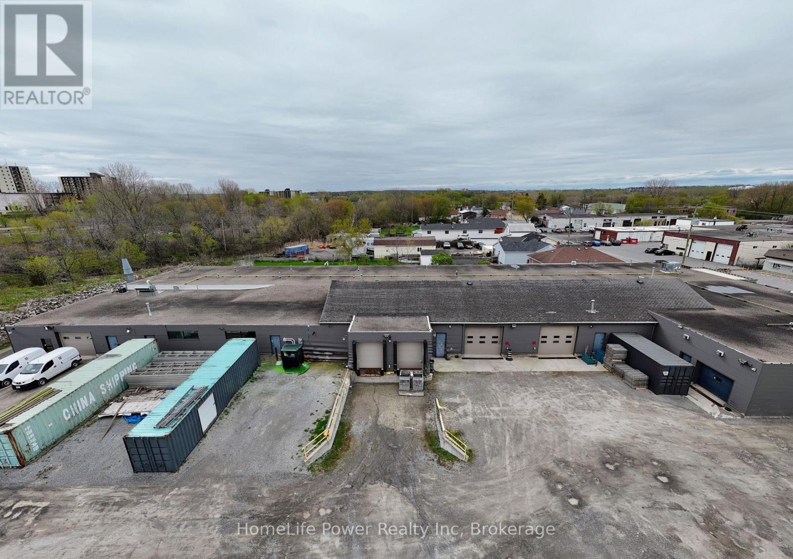 3 - 141 HICKSON AVENUE