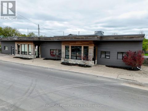 3 - 141 HICKSON AVENUE Kingston (East of Sir John A. Blvd) ON K7K2N7