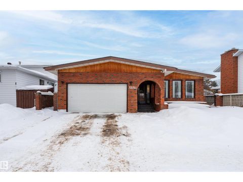 11020 171 AV NW Edmonton AB T5X3J6