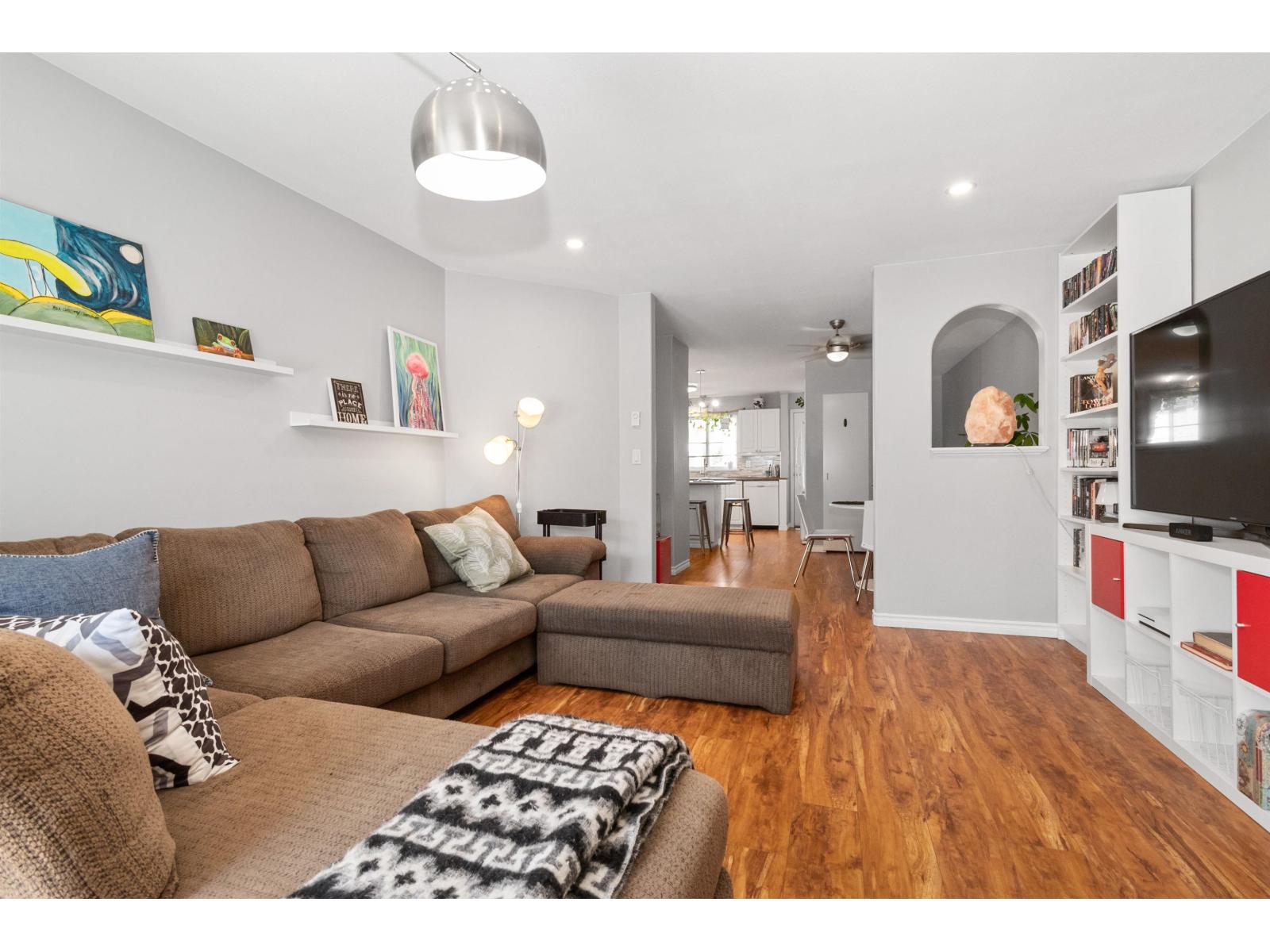 18 5915 VEDDER ROAD|Garrison Crossing