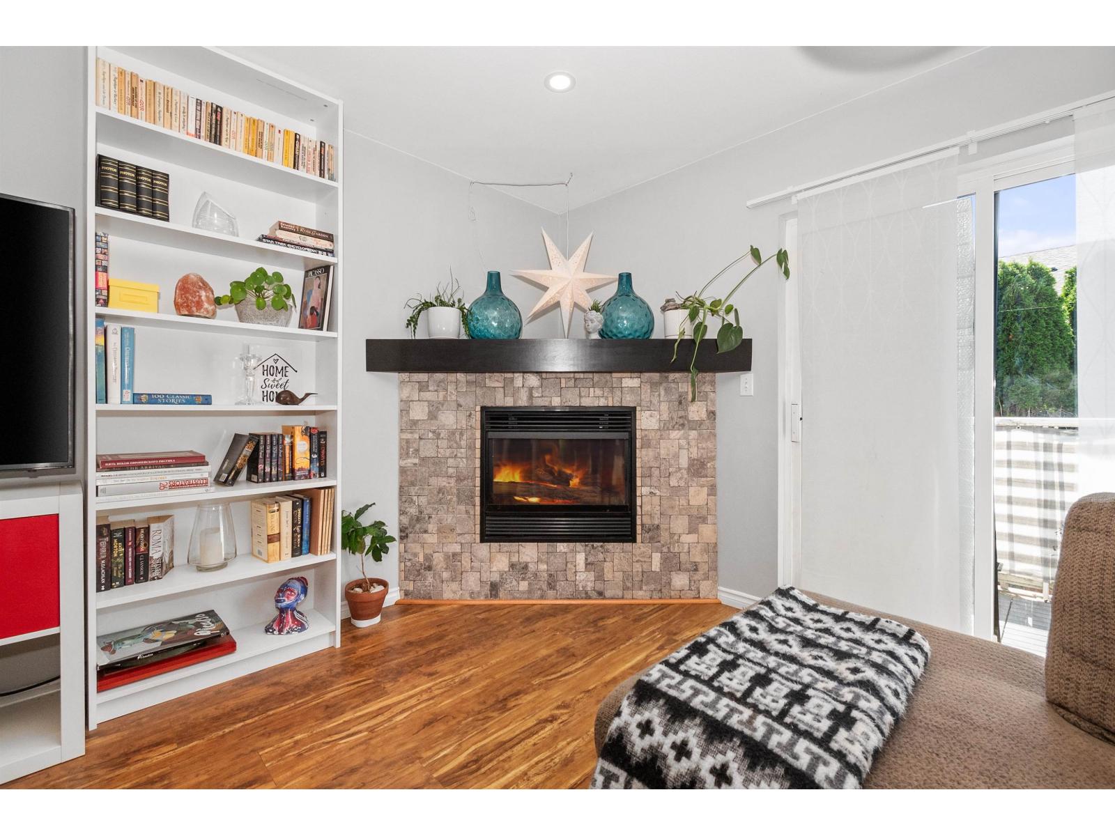 18 5915 VEDDER ROAD|Garrison Crossing