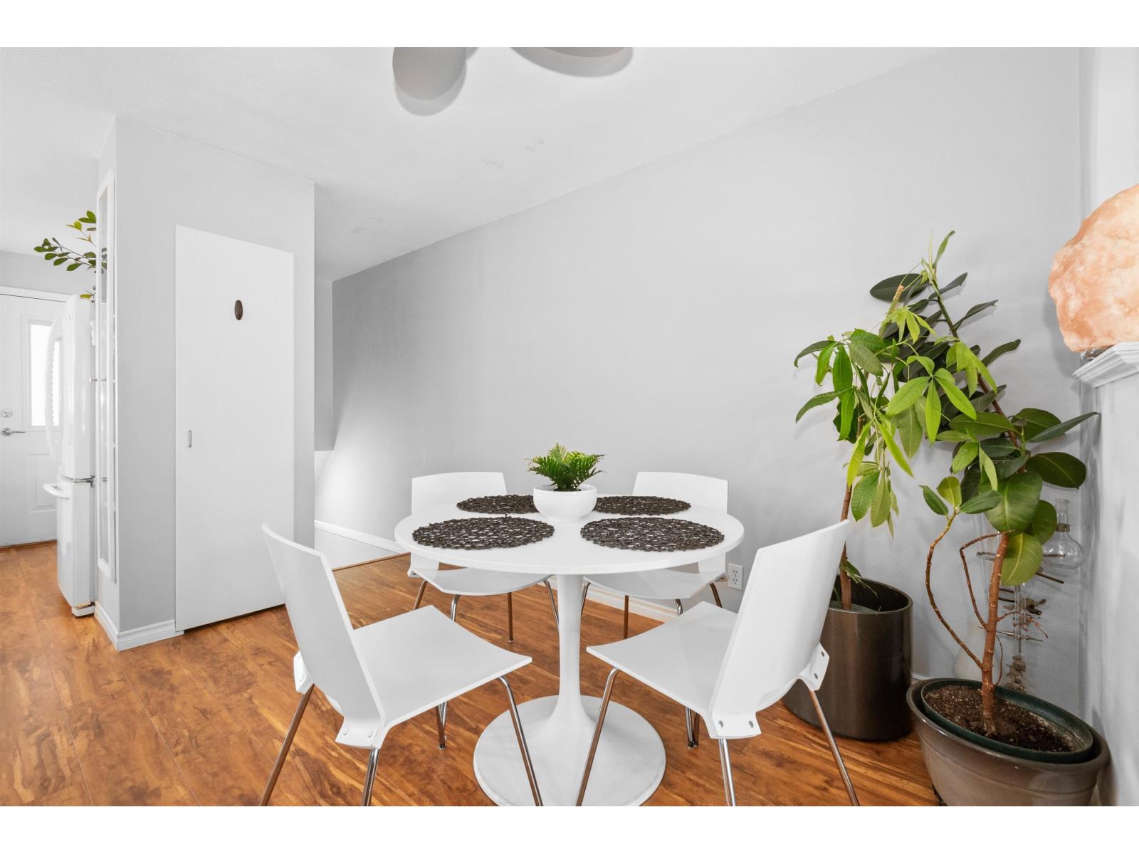 18 5915 VEDDER ROAD|Garrison Crossing