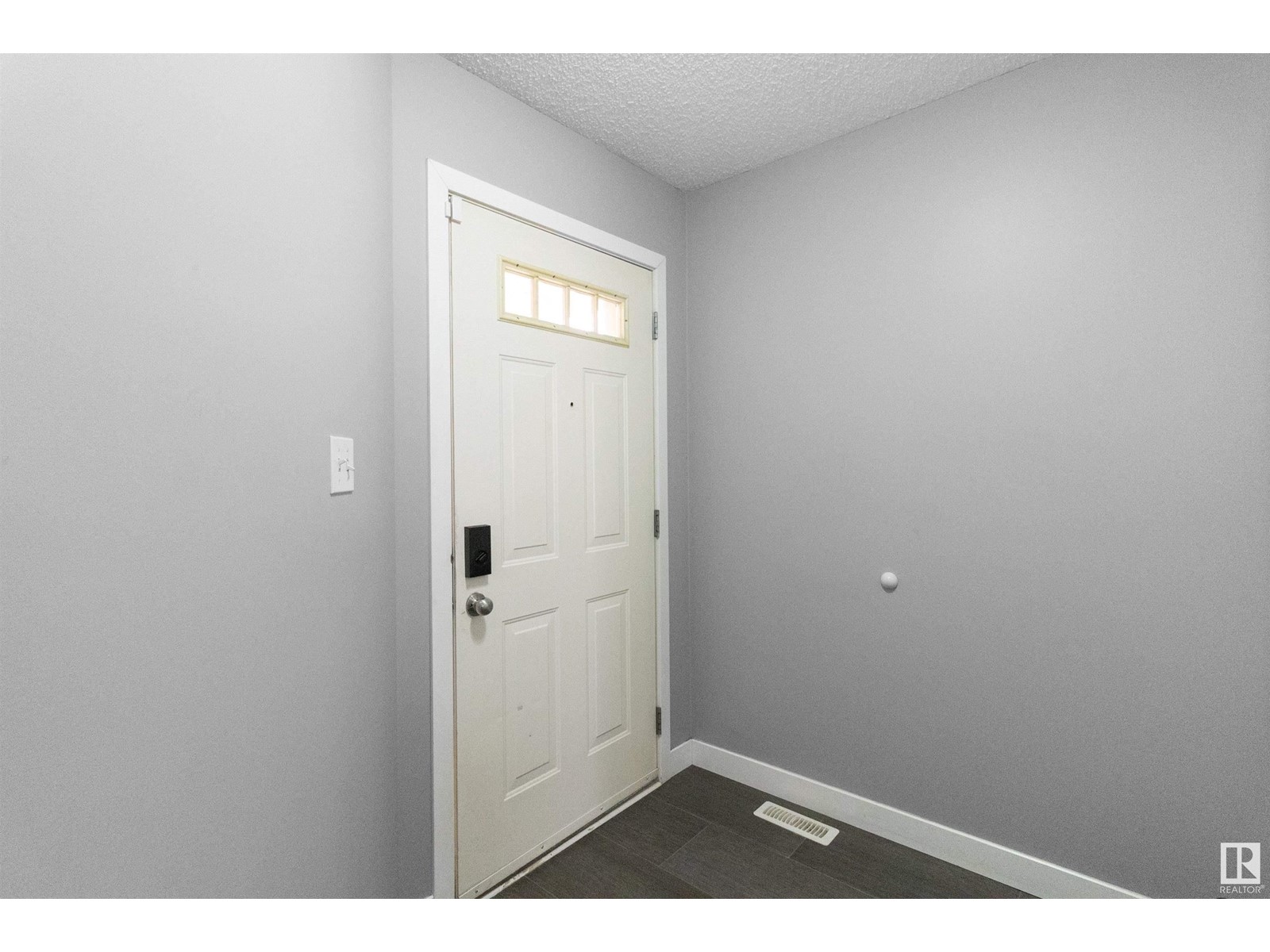 91 CHESTERMERE DR