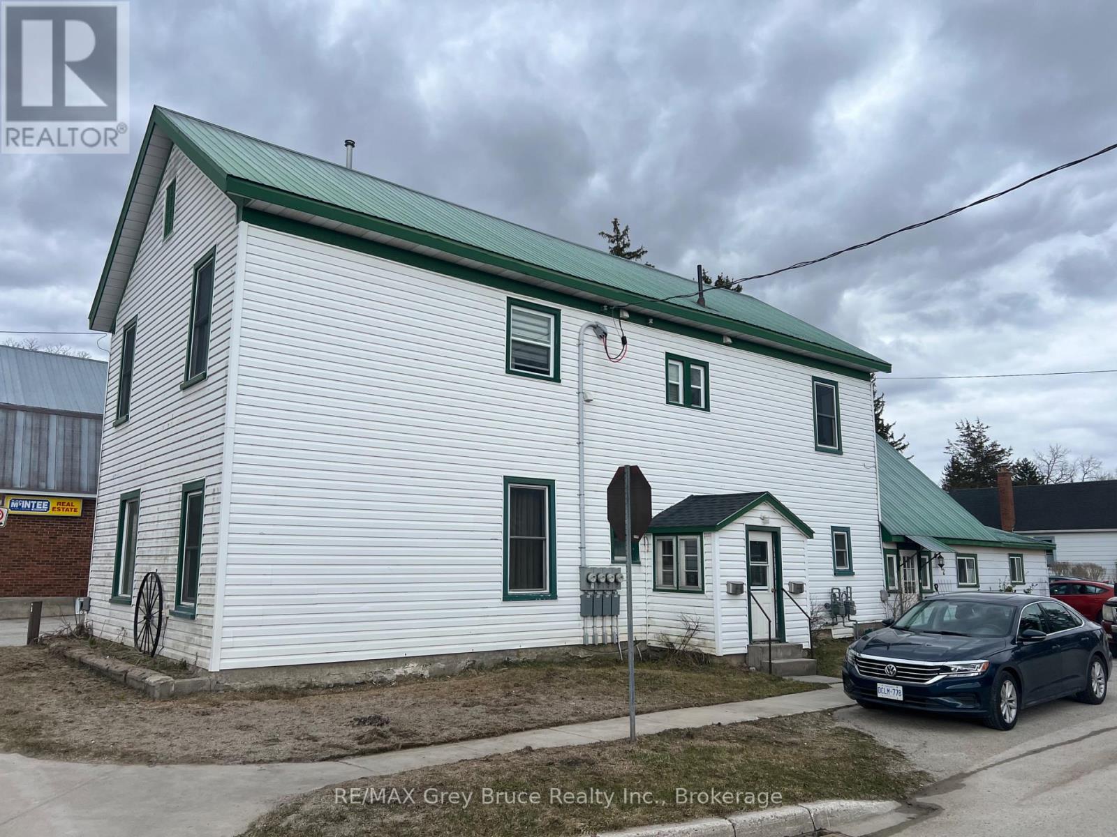 2 MARY STREET