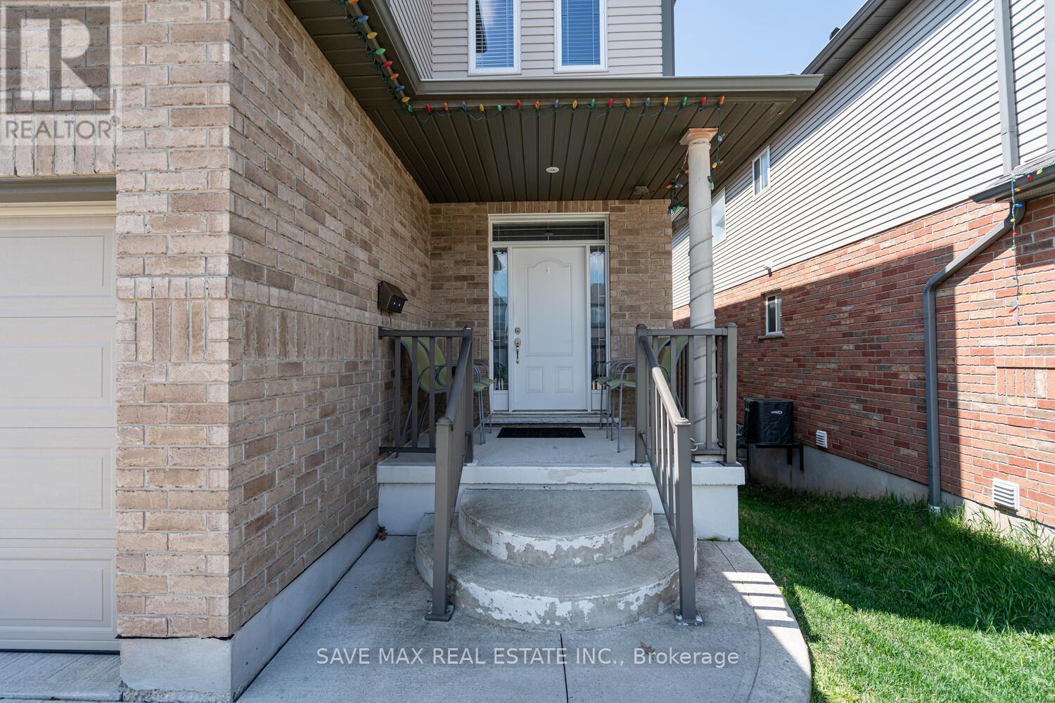315 THORNHILL PLACE
