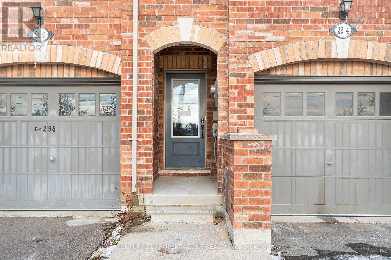 4 - 29 PENNYCROSS CRESCENT