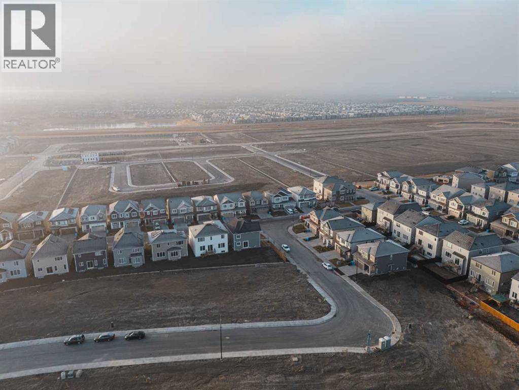 12 CITYSIDE Crescent NE