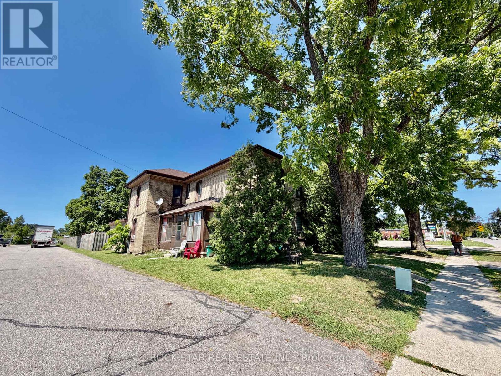 135 SHERWOOD DRIVE