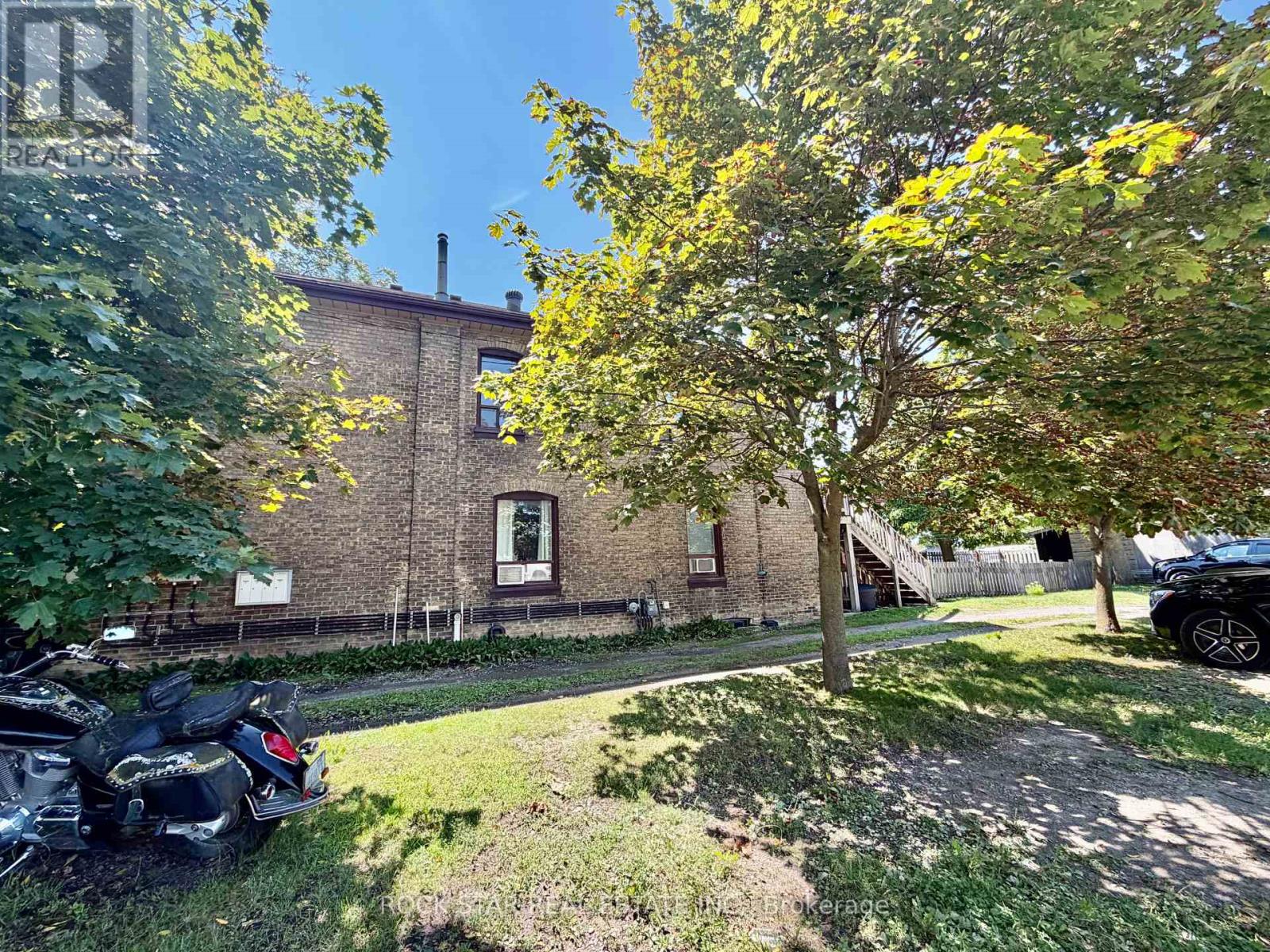 135 SHERWOOD DRIVE