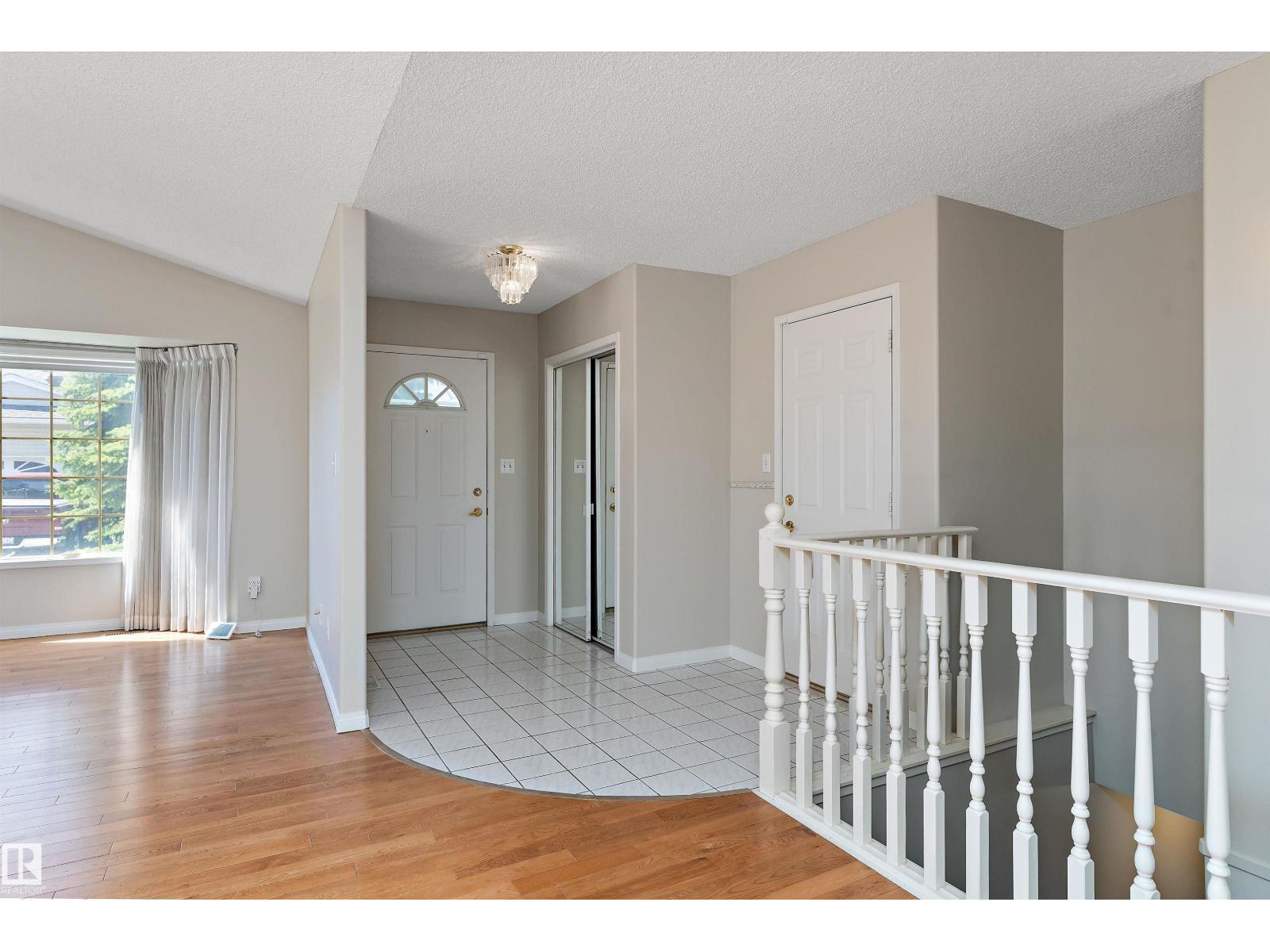 933 YOUVILLE DR W NW