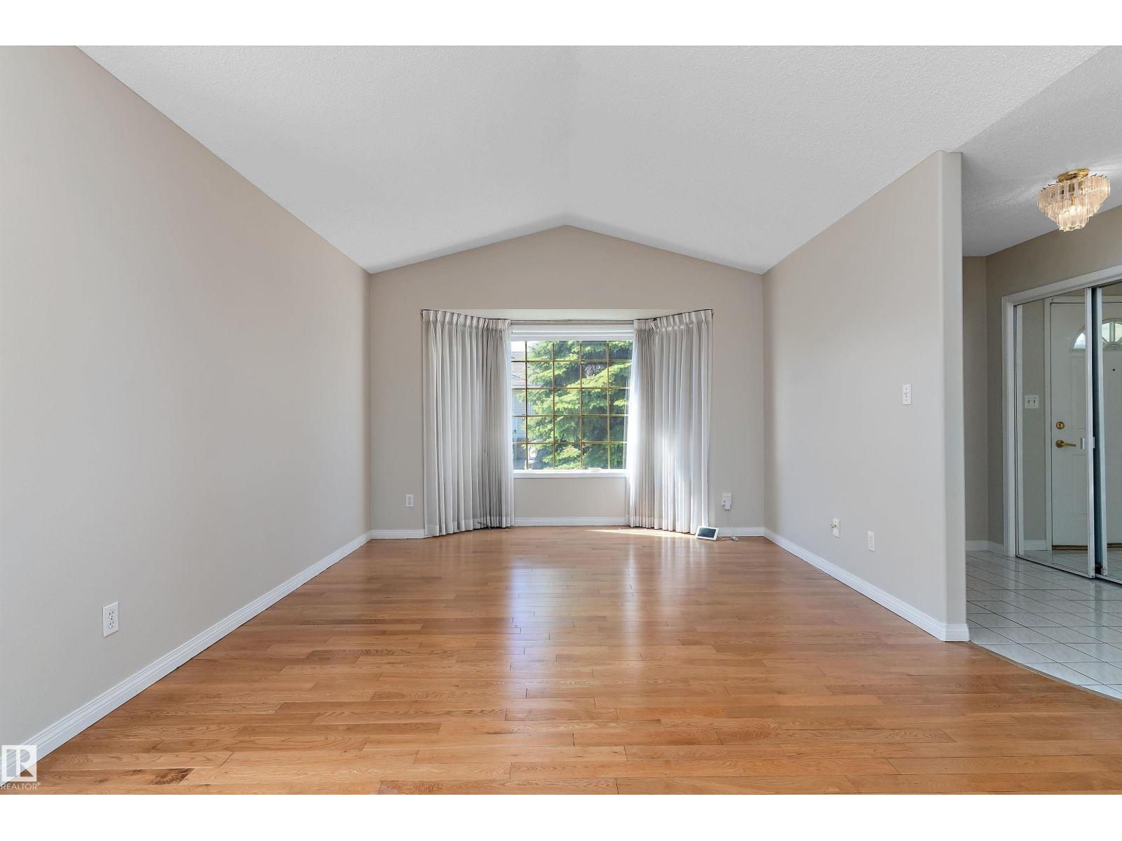 933 YOUVILLE DR W NW