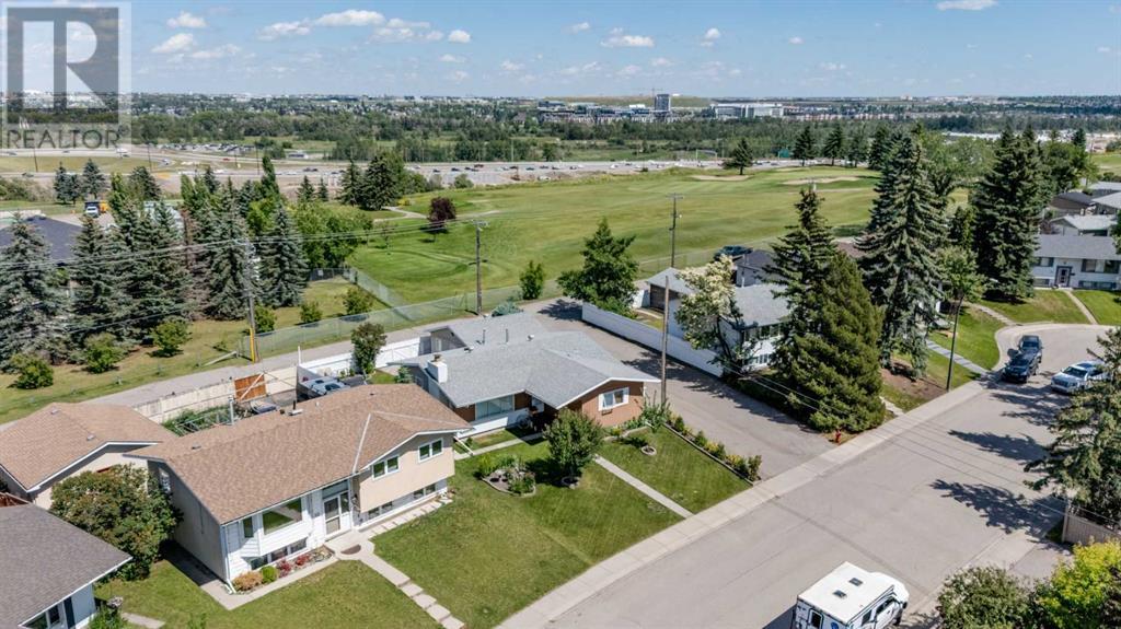 56 Maple Court Crescent SE