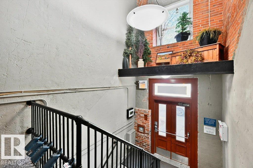 #403 10249 104 ST NW