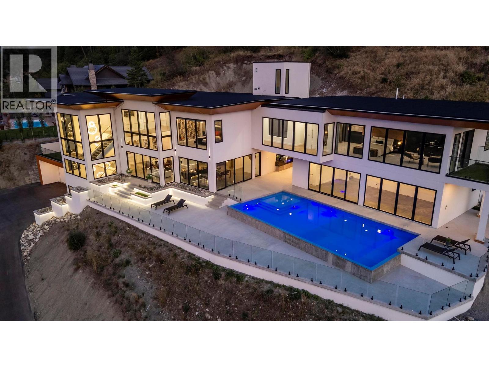 120 Sunset Boulevard