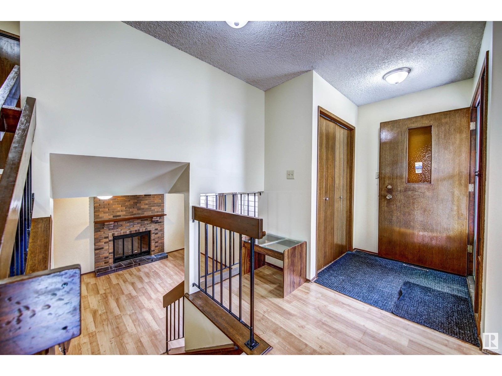 14527 30 ST NW