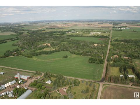 16820 41 AV SW SW Edmonton AB T6W1A6