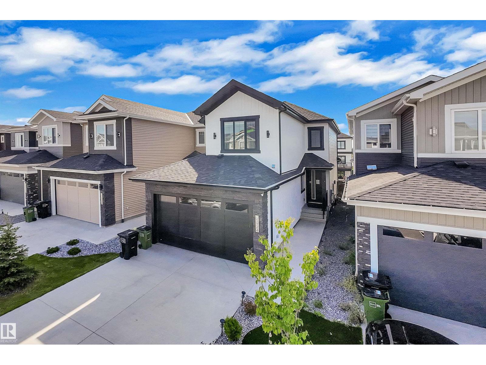 1924 164 ST SW