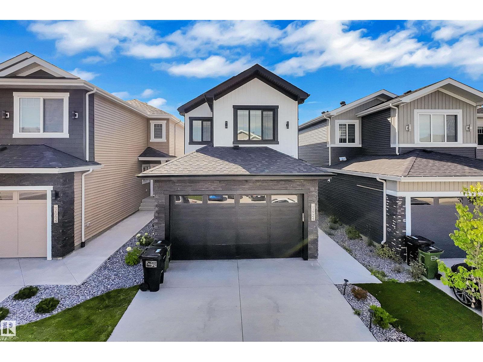 1924 164 ST SW