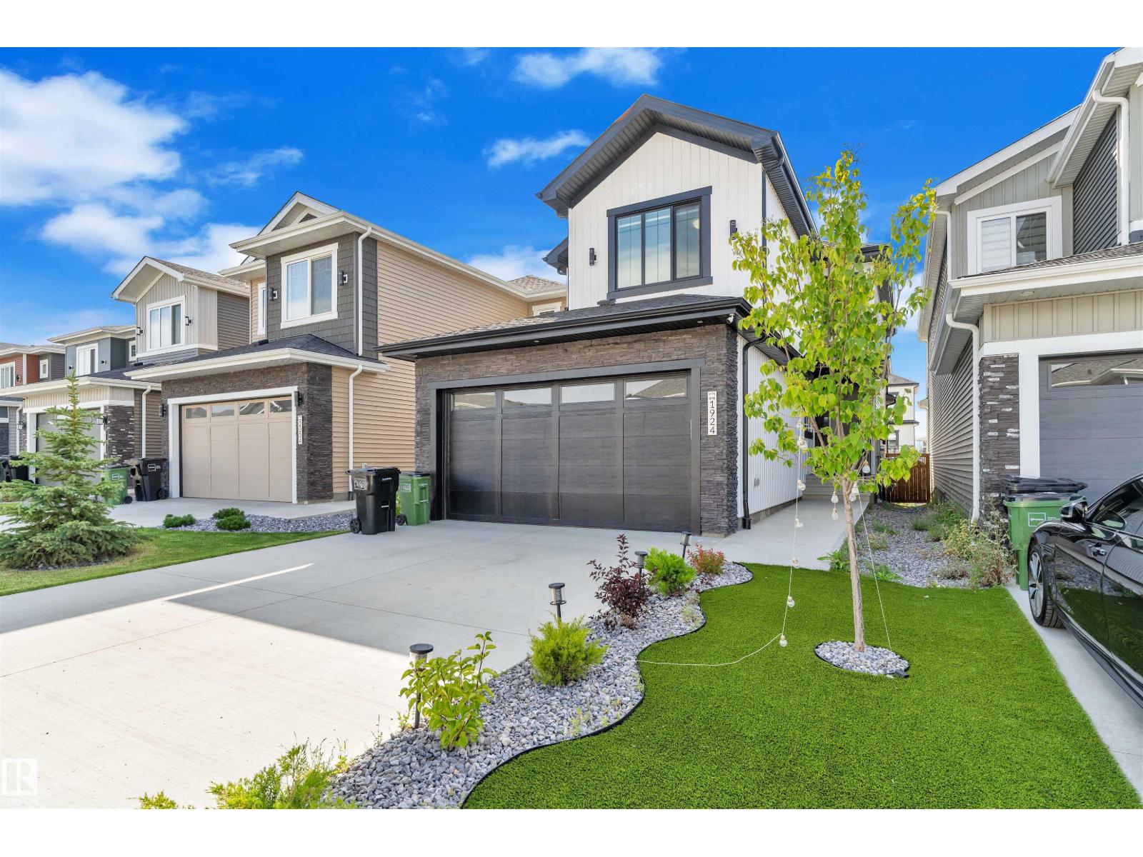 1924 164 ST SW