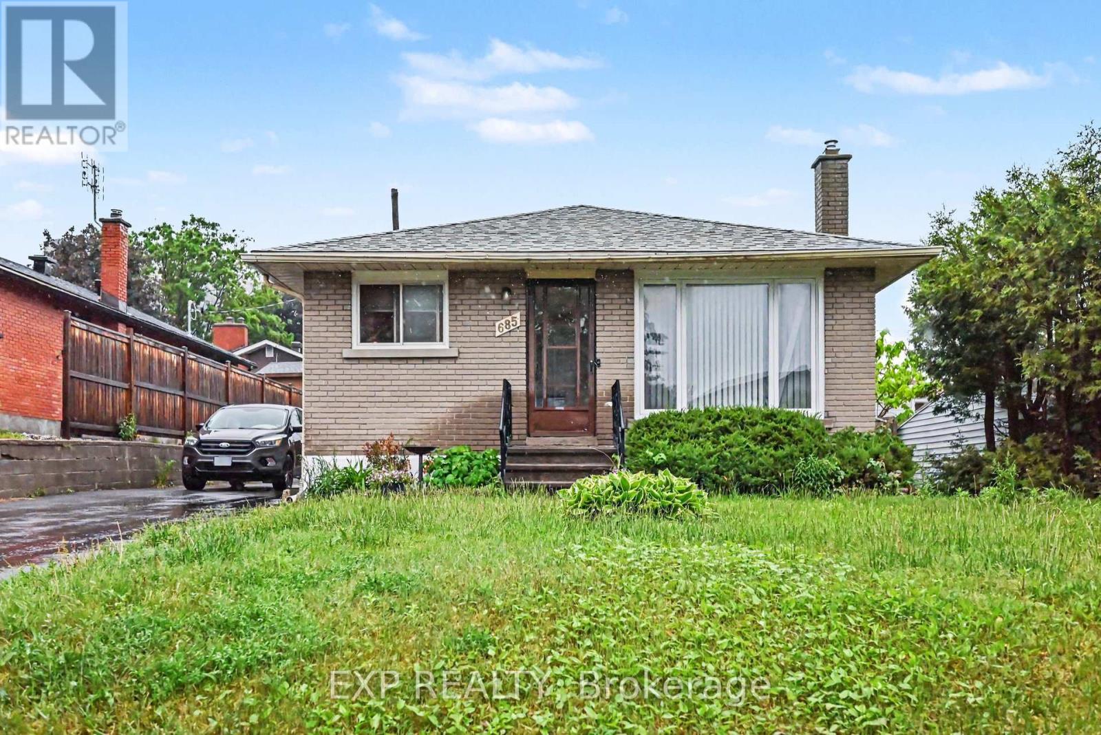 685 CRYSTAL STREET
