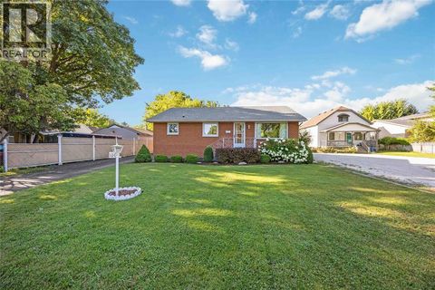 1003 Michigan AVENUE Sarnia ON N7T7B7