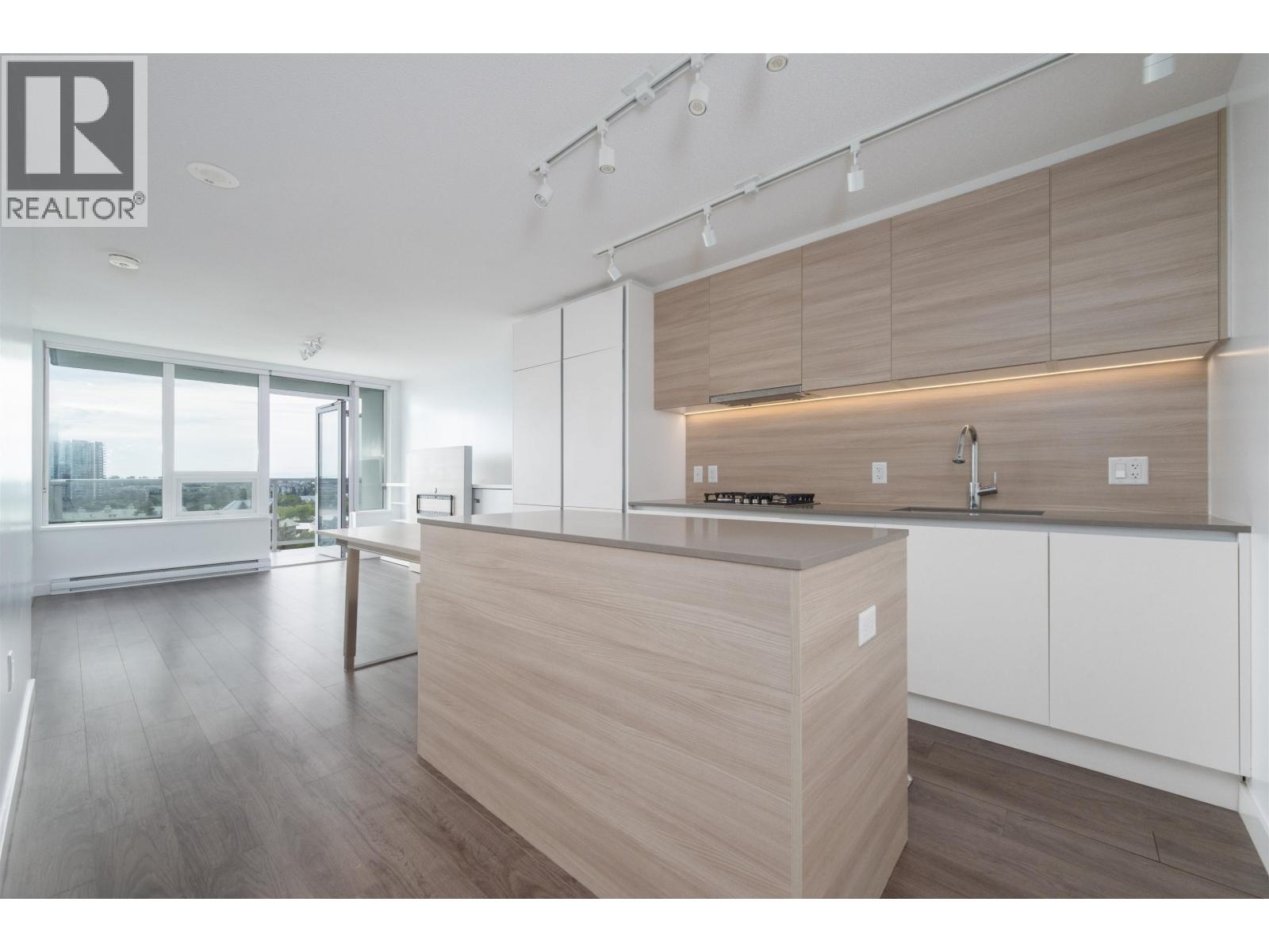 1012 988 QUAYSIDE DRIVE