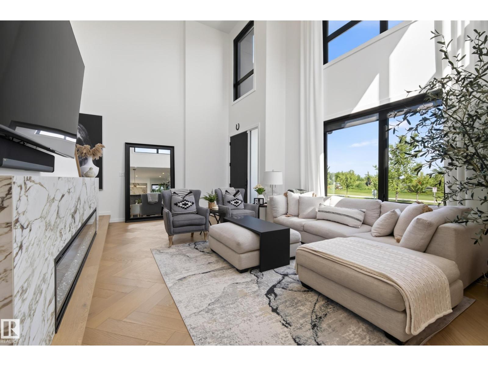 #42 5 RONDEAU DR