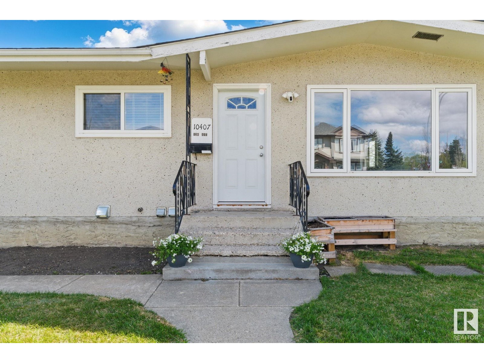 10407 136 AVE NW NW