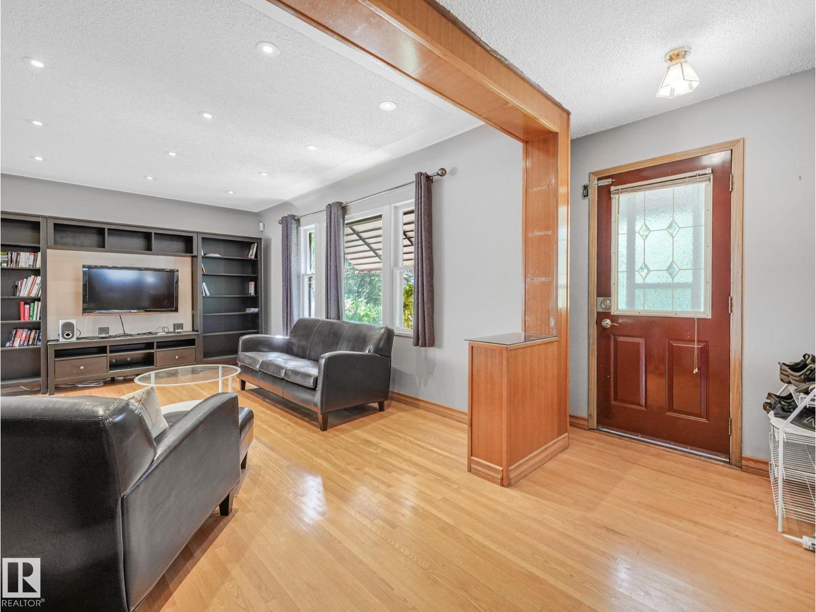 12215 103 ST NW