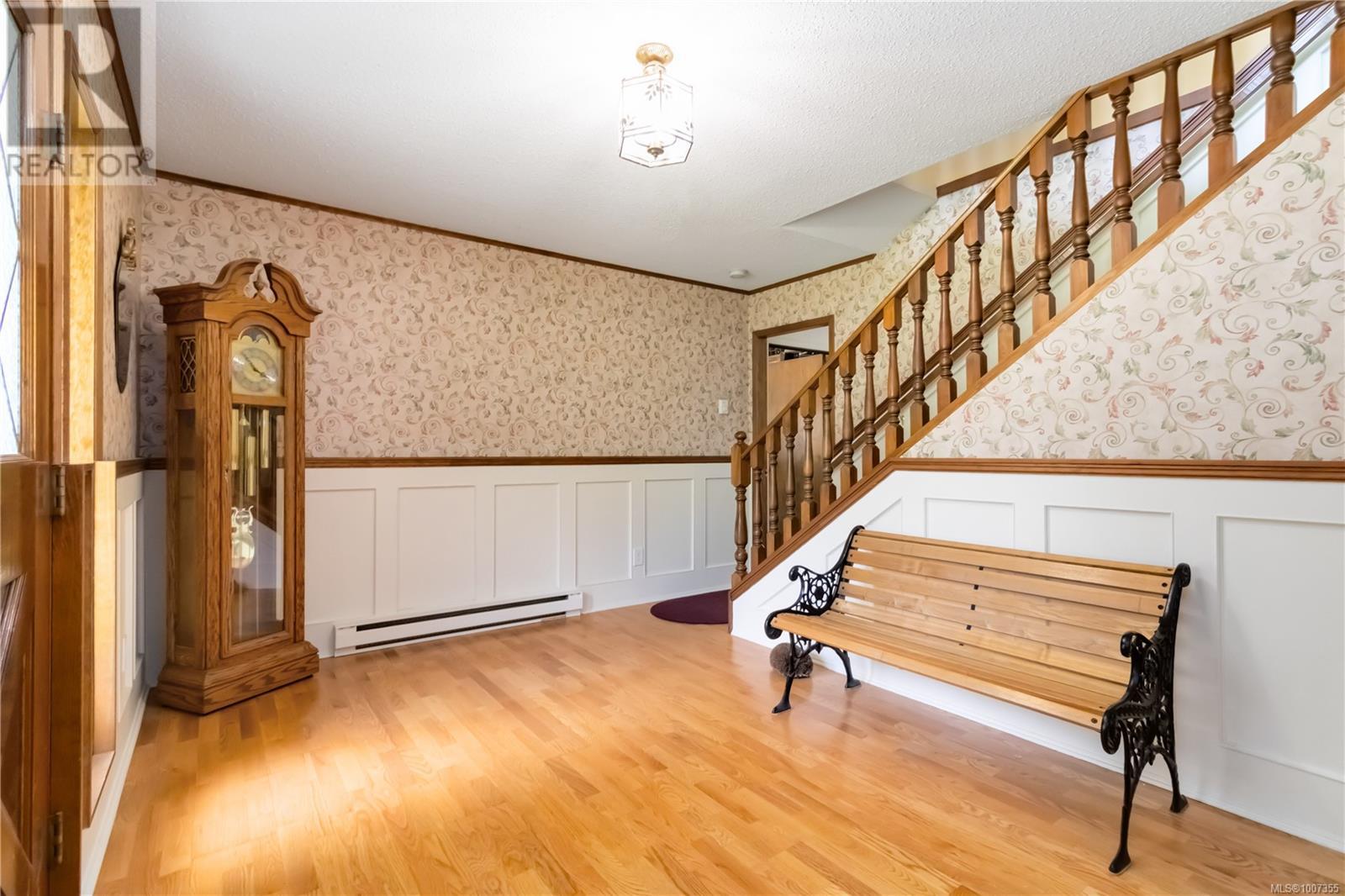 1881 Llewellyn Pl