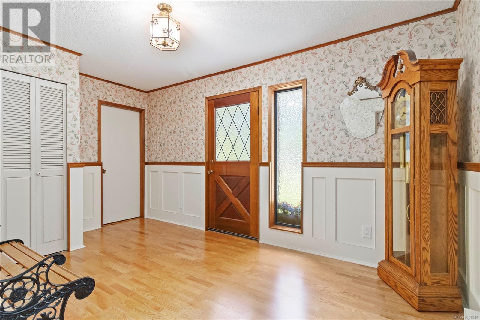 1881 Llewellyn Pl