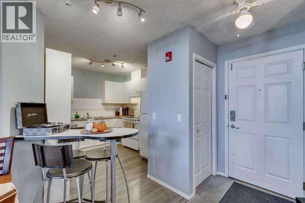 305, 7 Harvest Gold Manor NE