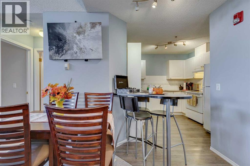 305, 7 Harvest Gold Manor NE