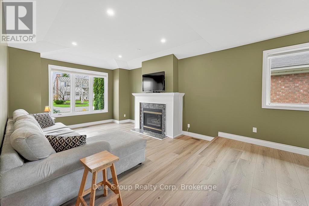 256 RIVERS BOULEVARD E