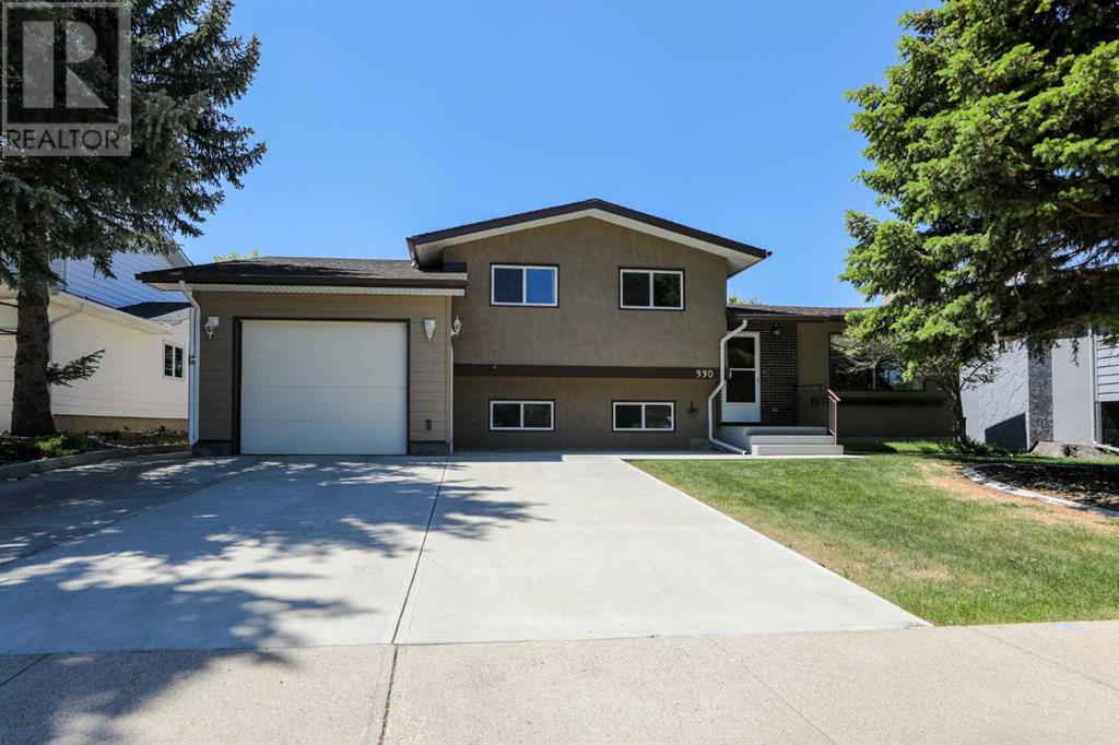 330 Laval Boulevard W