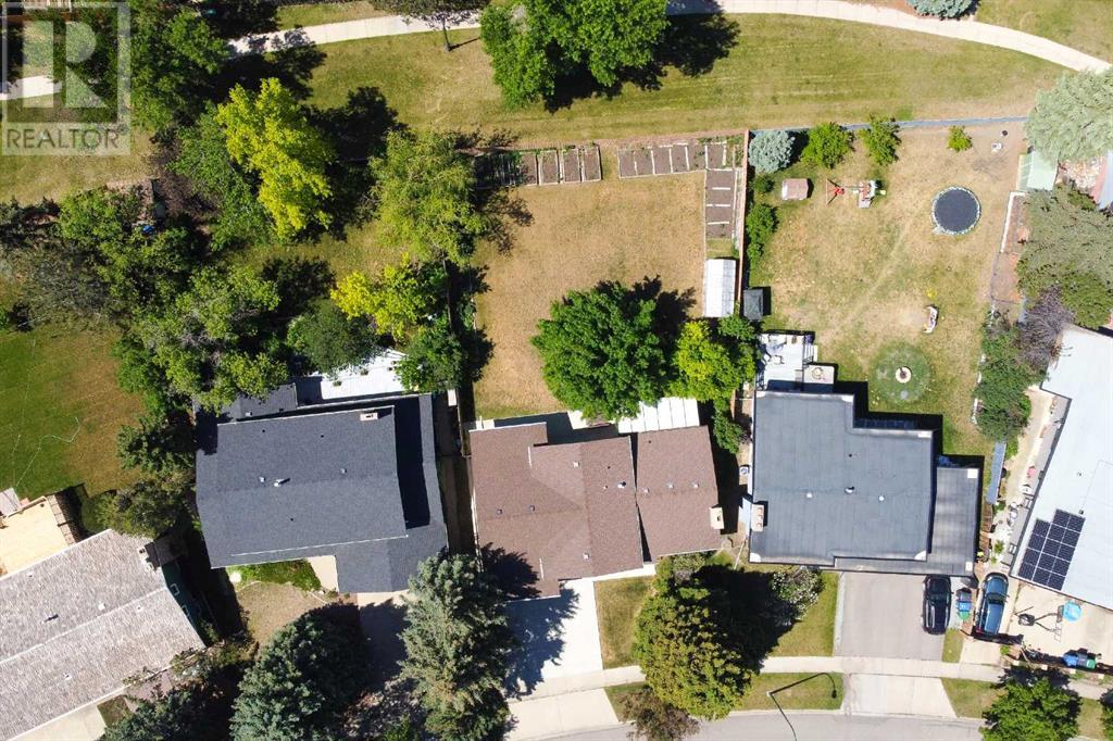 330 Laval Boulevard W