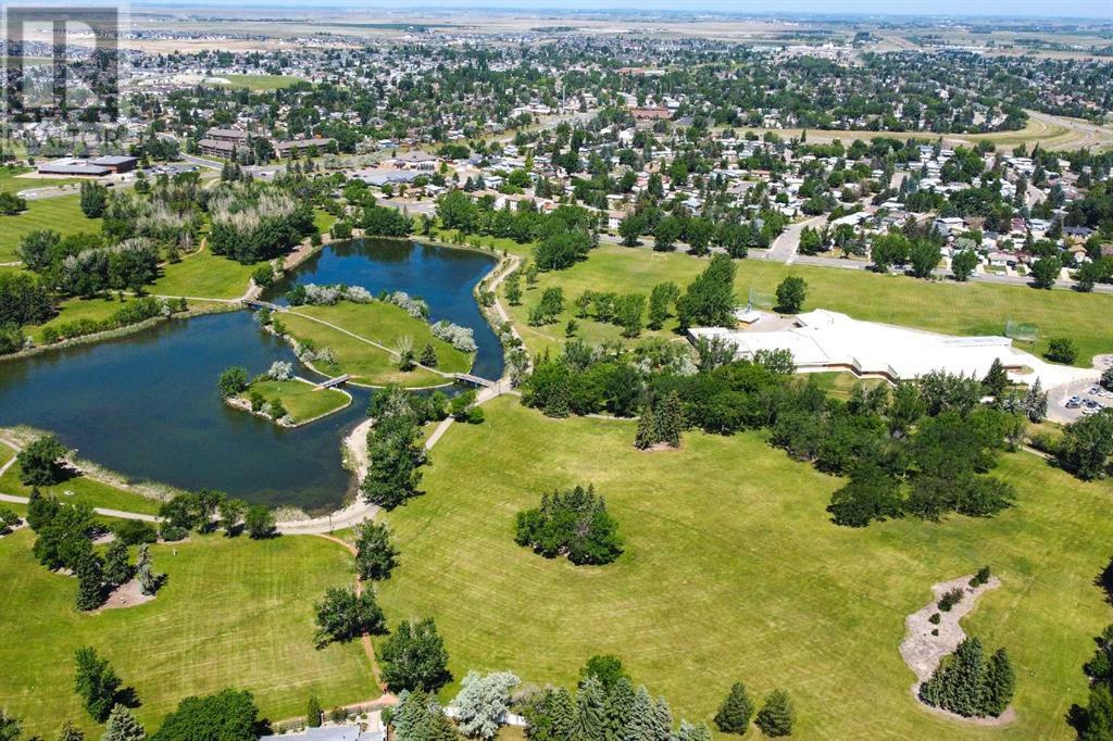 330 Laval Boulevard W