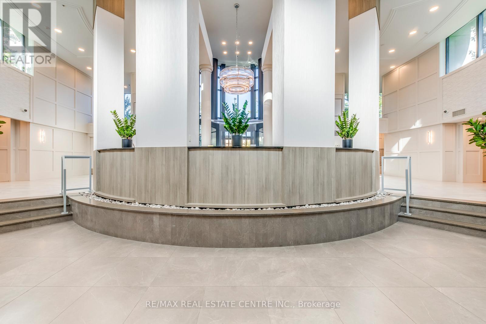 401 - 2087 LAKE SHORE BOULEVARD W