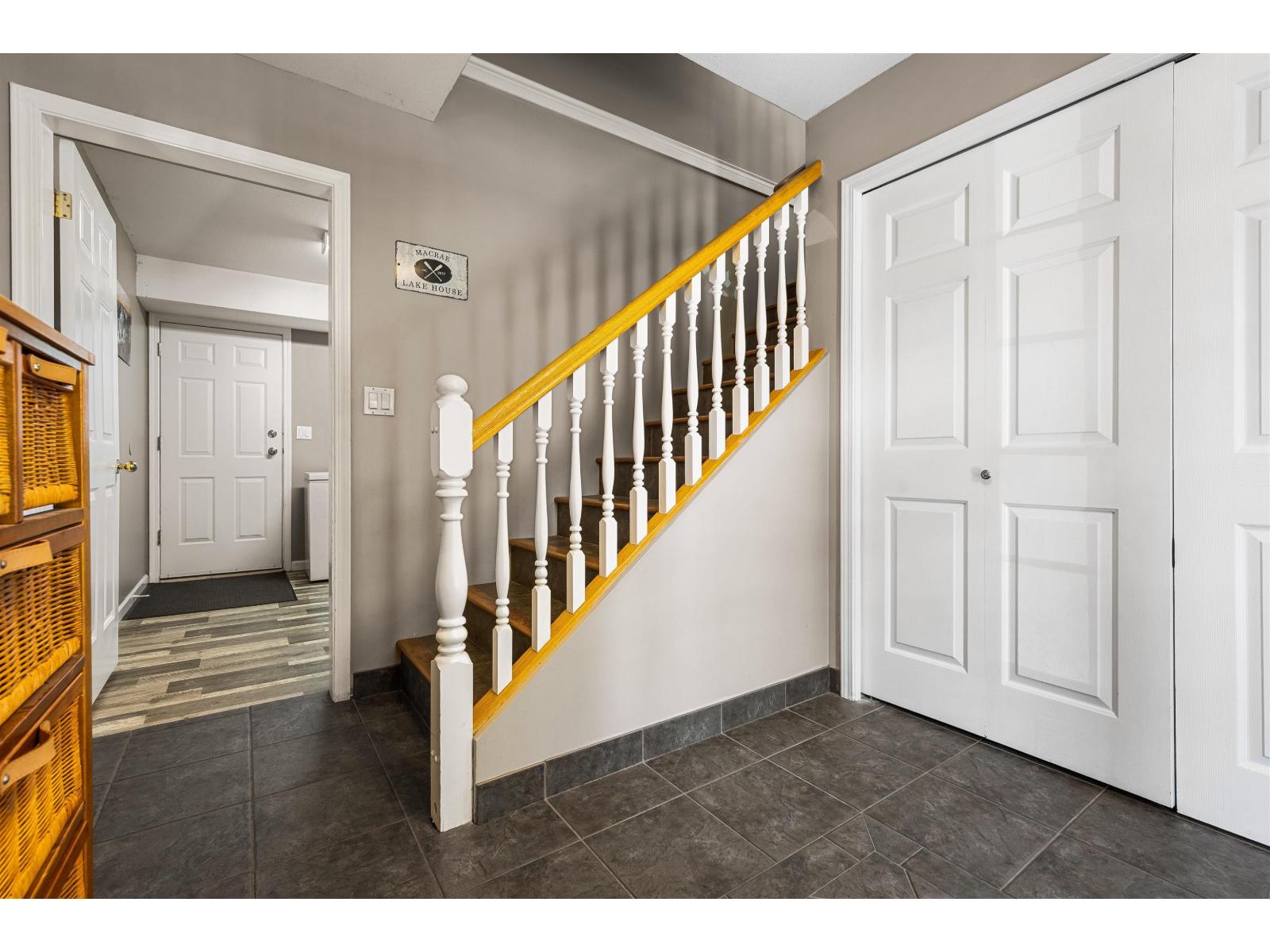 200 LAKESHORE DRIVE|Cultus Lake North