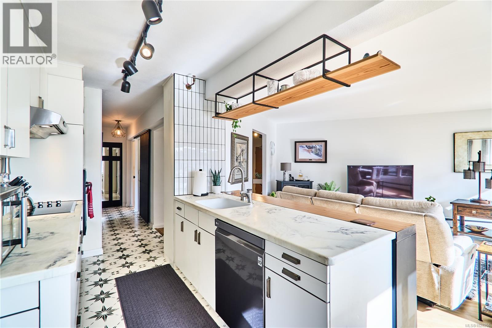 204 375 Newcastle Ave