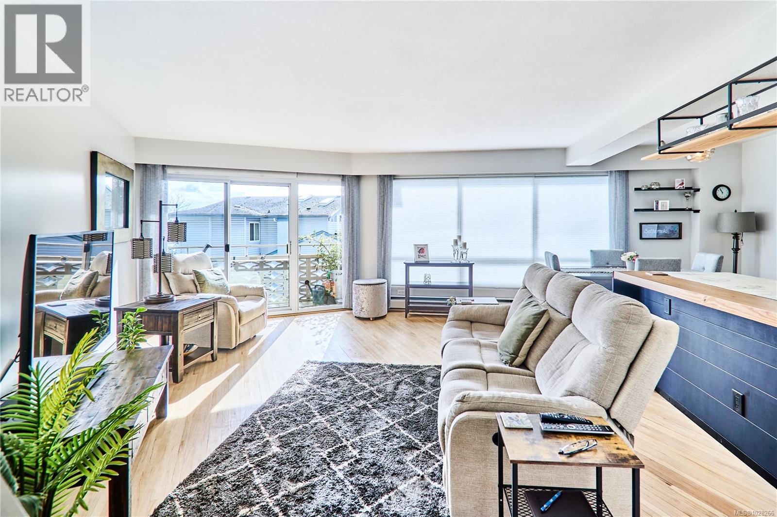 204 375 Newcastle Ave