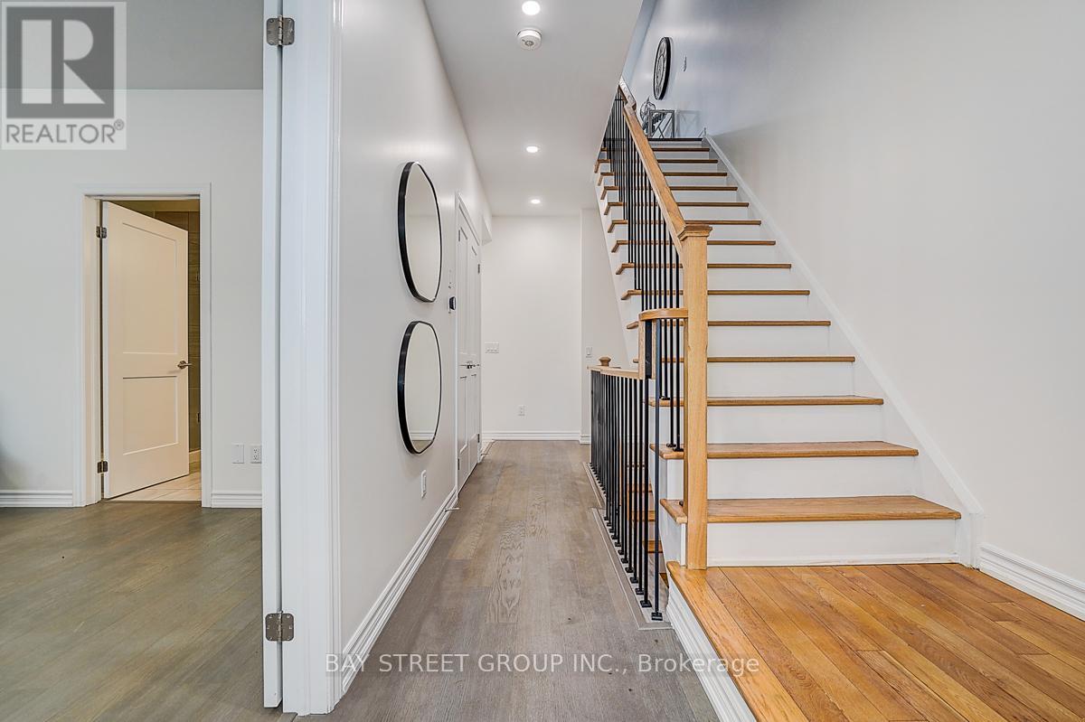 74 VILLAGE PARKWAY N